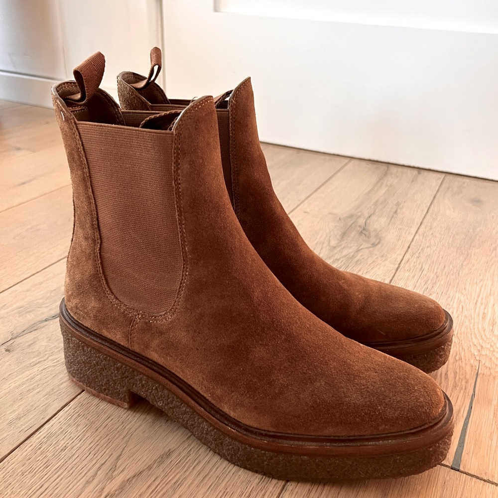 Loafer Randal suede boots like new.